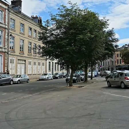 Apartment Vieux Avec Parking Et Balcon - Constantine *