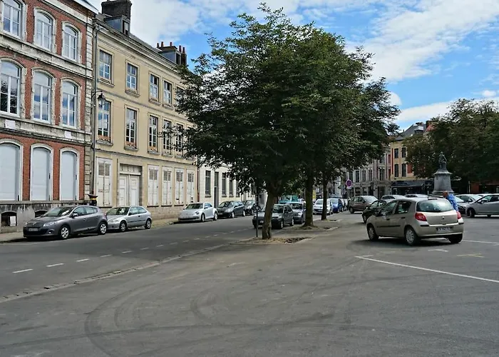 Apartment Vieux Avec Parking Et Balcon - Constantine *